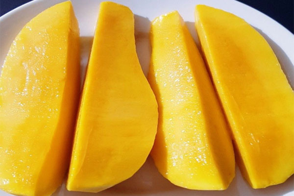 chunks mango